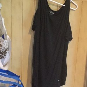 Cut off shoulder this shirt